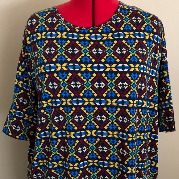 LulaRoe Tops - LULAROE TOP XL